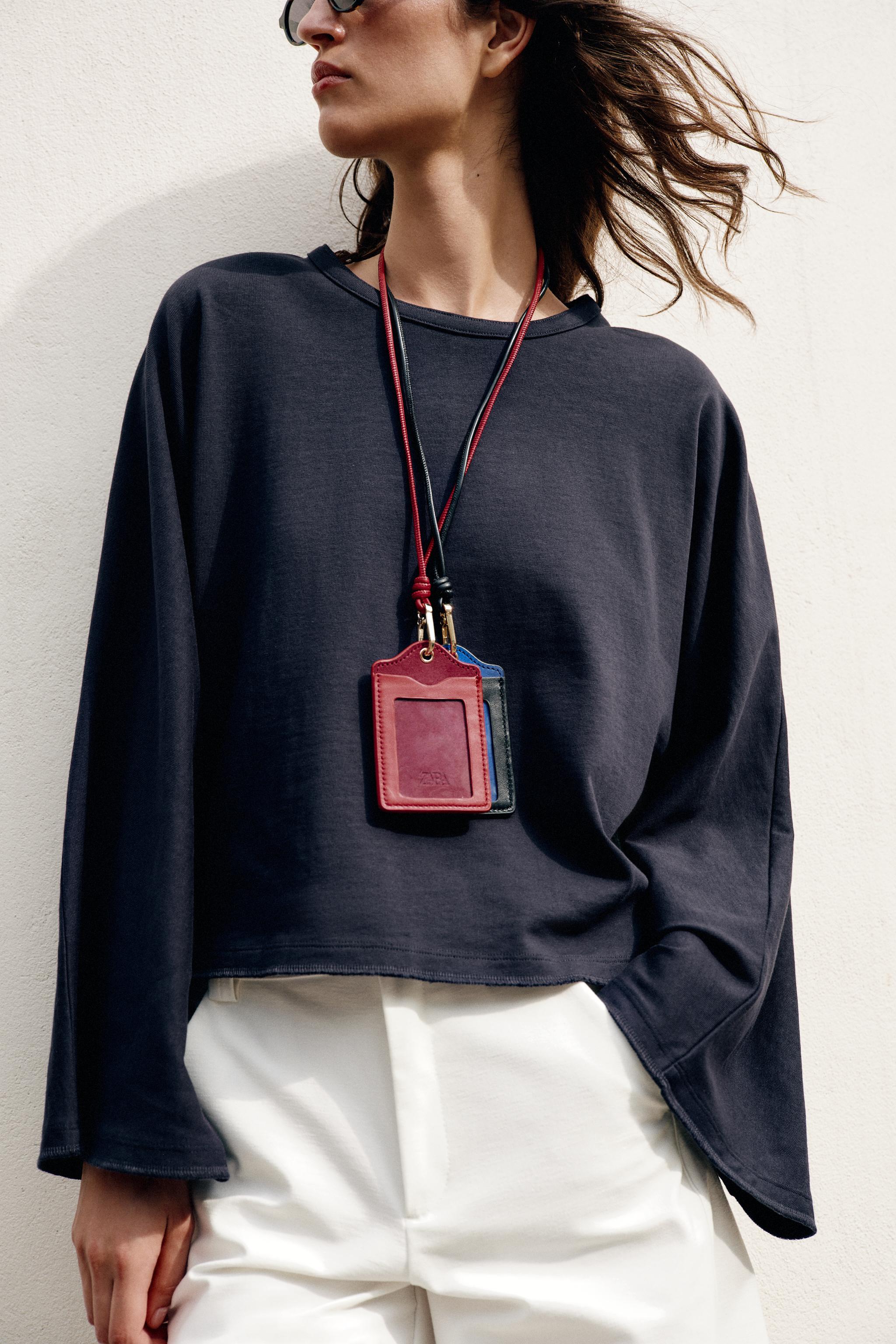 LEATHER CARD HOLDER